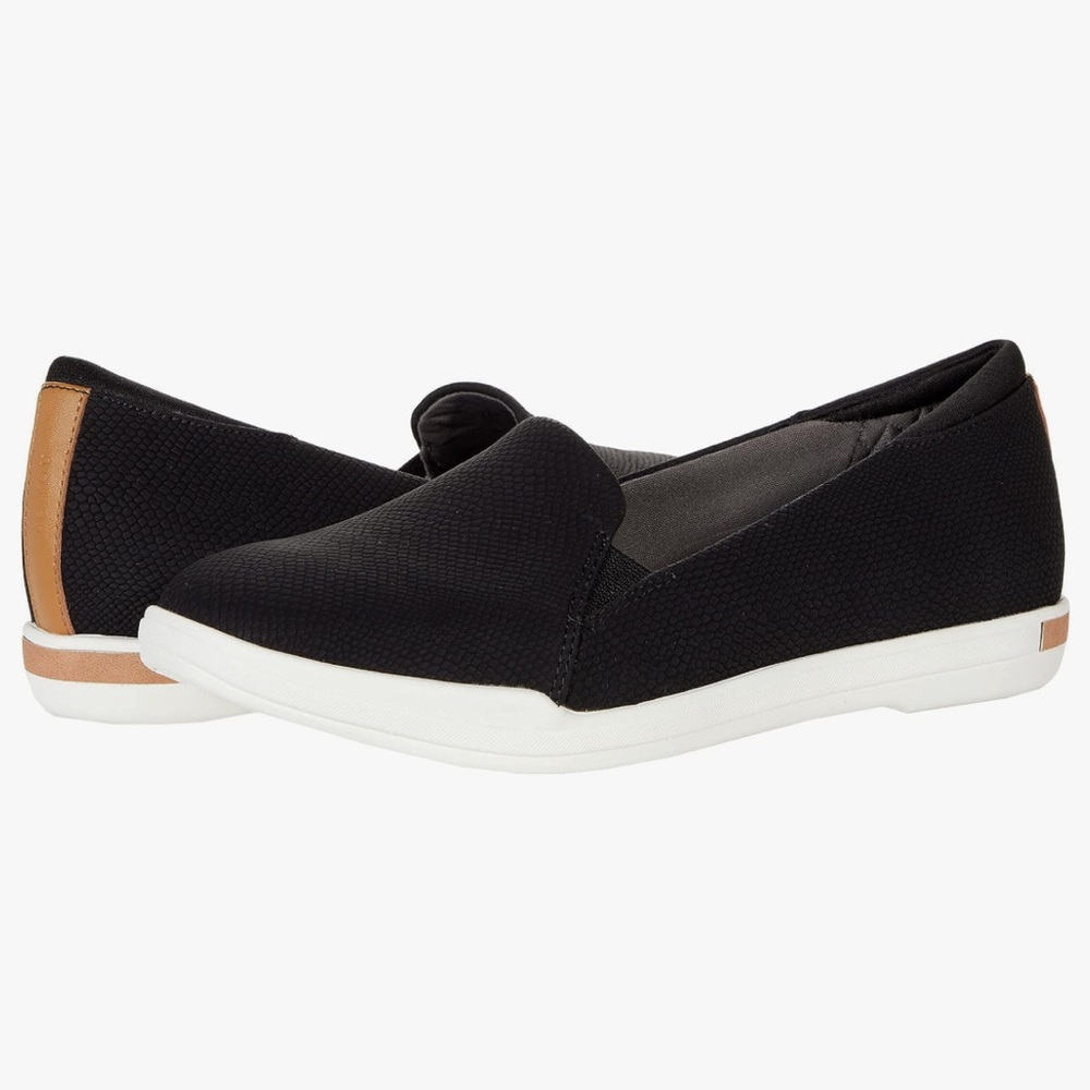 Dr. Scholl’s loafers 🖤